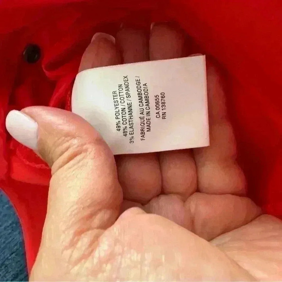 Beautiful Reitmans  capri pants. Valentine day 💌 - Picture 3 of 7